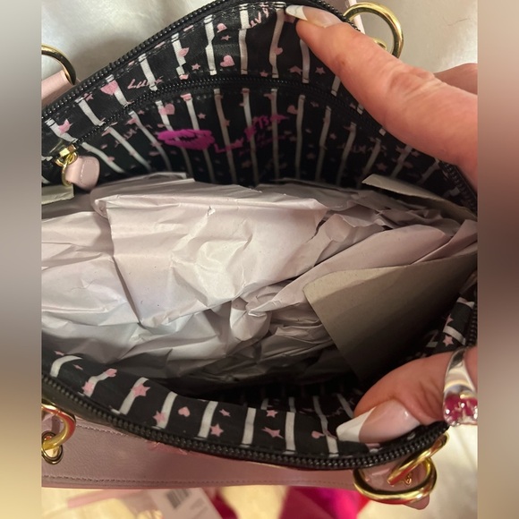 🩷🖤NWT-BETSEY JOHNSON & LUV BETSEY; PURSE AND WALLET! SUPER CUTE SET!!🩷🖤 - Picture 13 of 17